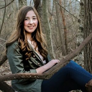 Meet your Posher, Abigail